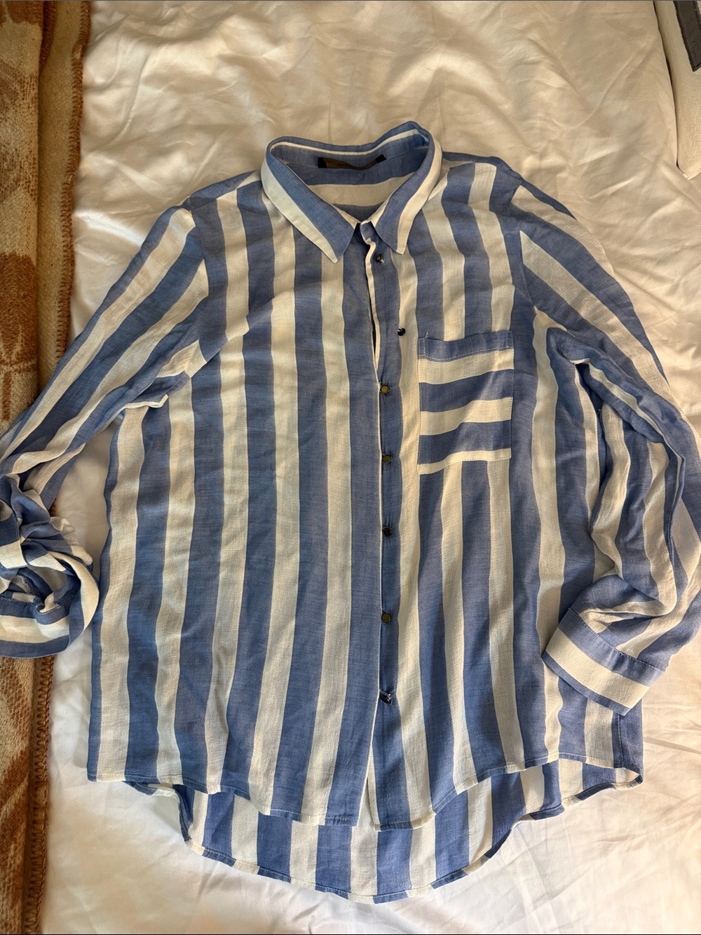 Vintage Zara Striped Button-Up Shirt in Light Blue and White size L
